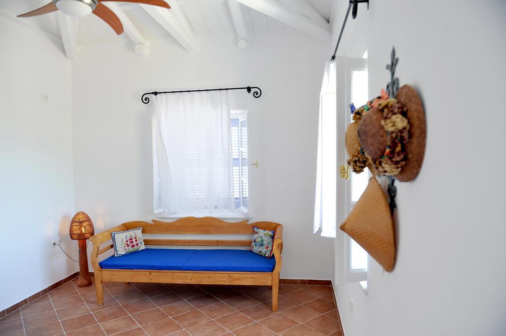 Hydra Erato Villa *