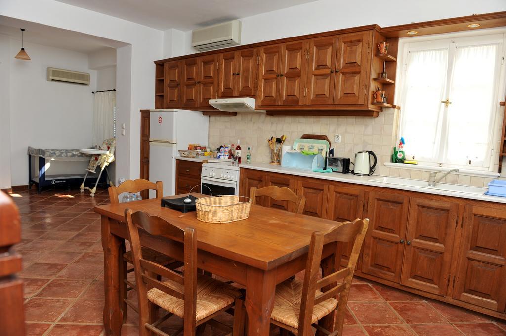 Hydra Erato Villa *