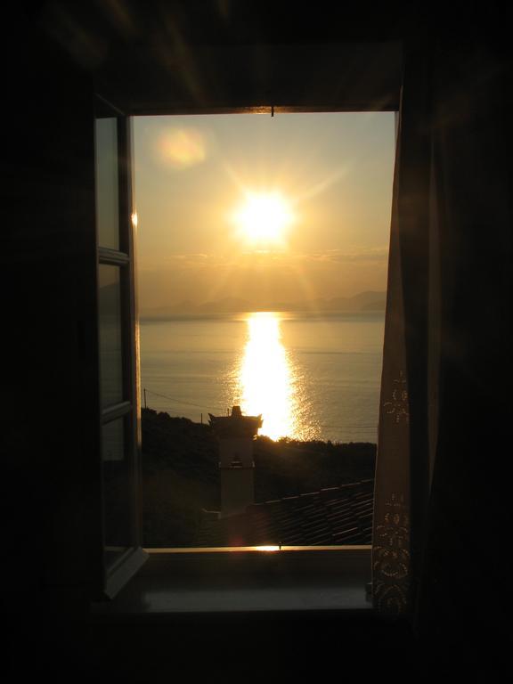 Hydra Erato Villa *