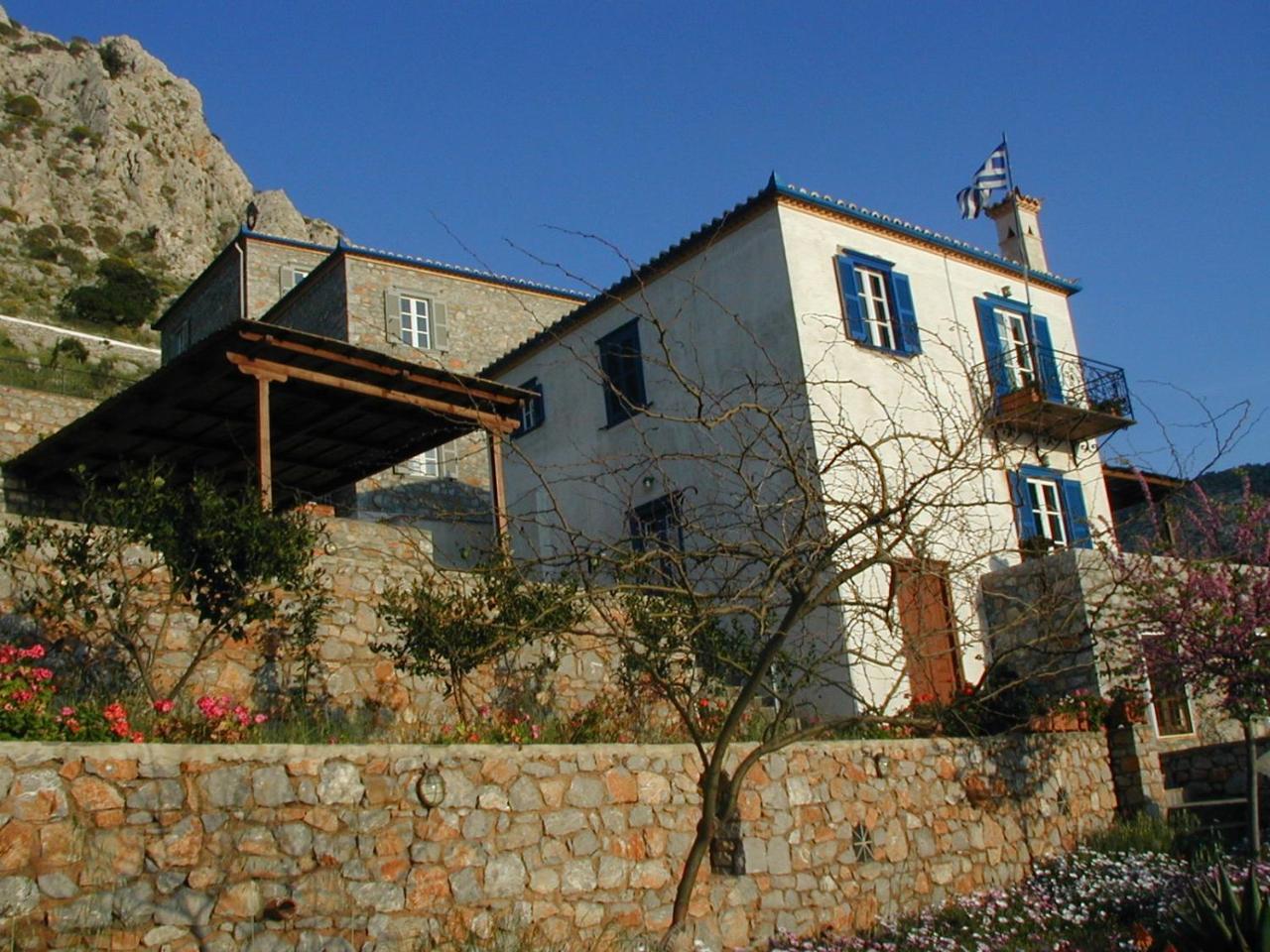 Villa Hydra Erato *