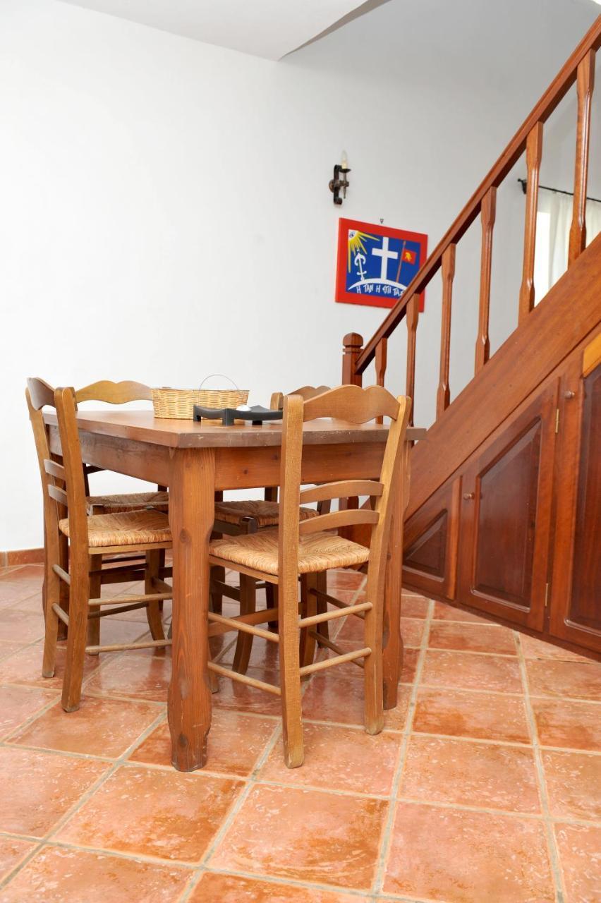 Hydra Erato Villa *
